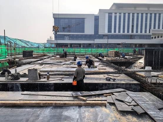 建筑的摆设布局 AI 生成的内容可能不正确。