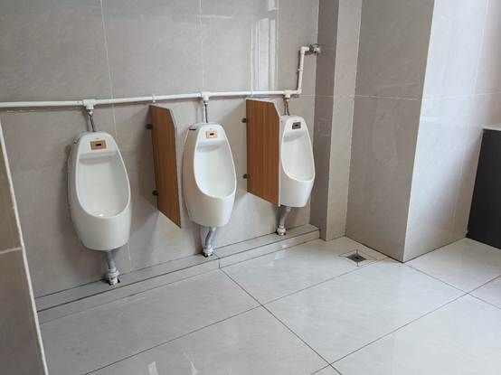 卫生间的摆设布局 AI 生成的内容可能不正确。